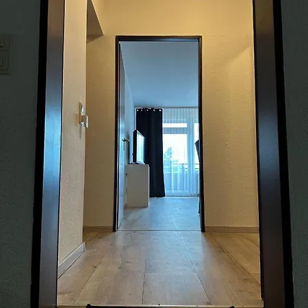 A703, Schoene Und Grosse Ferienwohnung لانشتاين
